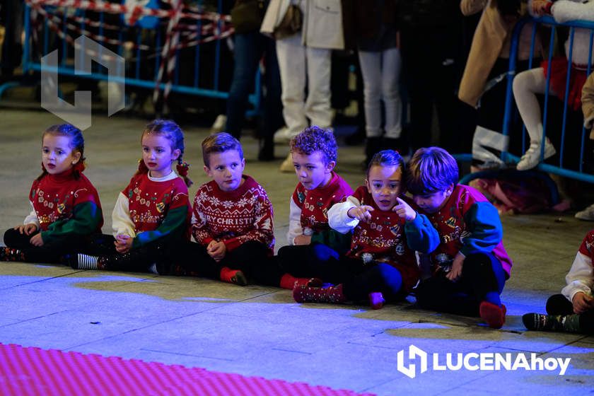 GALERÍA: Las luces de la Navidad son ya protagonistas en las calles y plazas de Lucena tras la inauguración por villancicos del Poblado de Belén