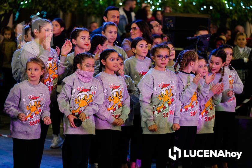 GALERÍA: Las luces de la Navidad son ya protagonistas en las calles y plazas de Lucena tras la inauguración por villancicos del Poblado de Belén