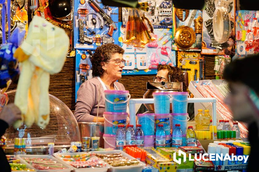 GALERÍA: Las luces de la Navidad son ya protagonistas en las calles y plazas de Lucena tras la inauguración por villancicos del Poblado de Belén