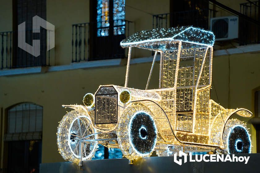 GALERÍA: Las luces de la Navidad son ya protagonistas en las calles y plazas de Lucena tras la inauguración por villancicos del Poblado de Belén