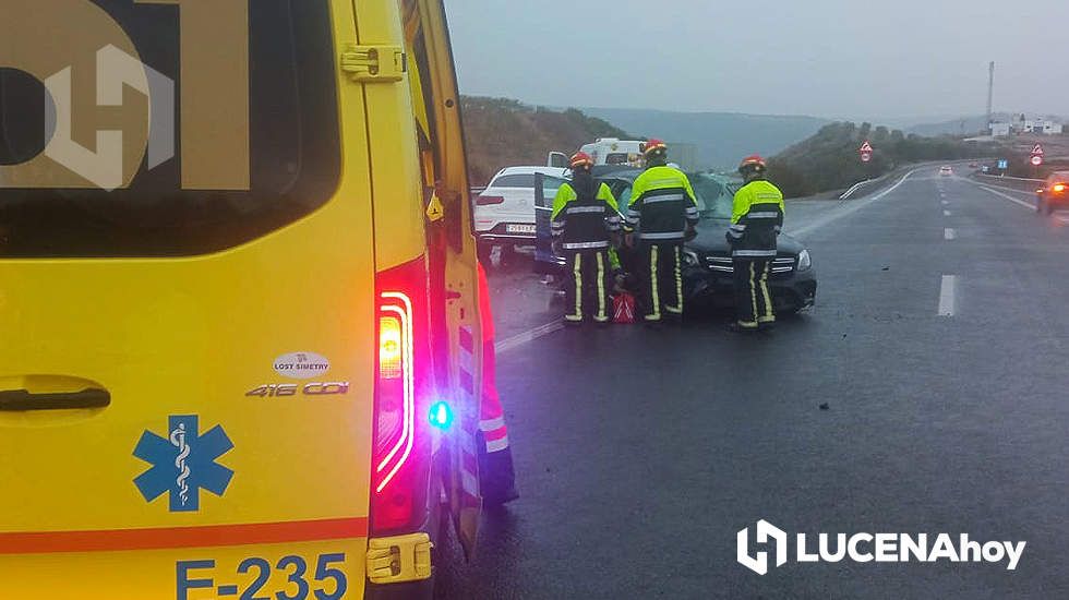 Una imagen del accidente de esta tarde en la A45, a la altura de Benamejí. Foto: 061 Córdoba Una imagen del accidente de esta tarde en la A45, a la altura de Benamejí. Foto: 061 Córdoba