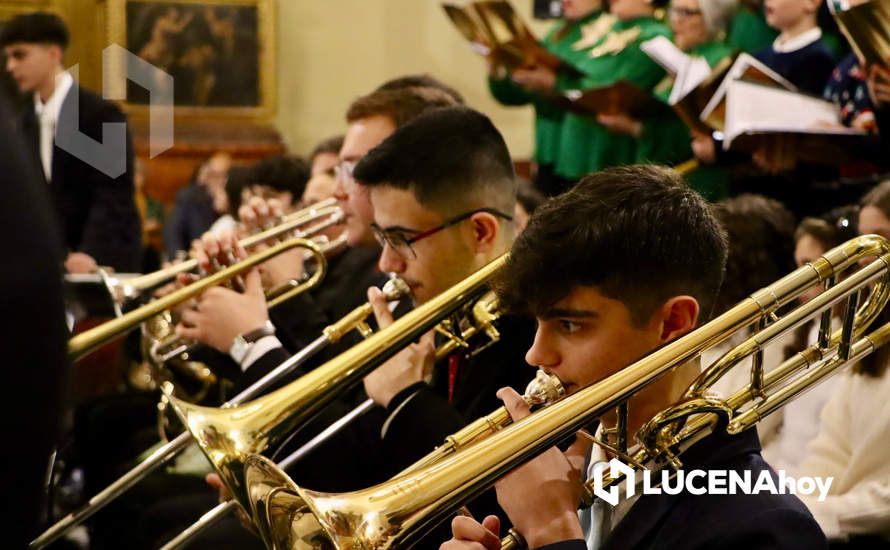 GALERÍA: La Coral Lucentina y la Orquesta y Coro del Conservatorio Profesional 'Maestro Chicano Muñoz' deslumbran con su concierto de Navidad GALERÍA: La Coral Lucentina y la Orquesta y Coro del Conservatorio Profesional 'Maestro Chicano Muñoz' deslumbran con su concierto de Navidad