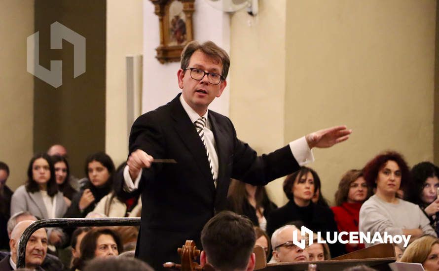 GALERÍA: La Coral Lucentina y la Orquesta y Coro del Conservatorio Profesional 'Maestro Chicano Muñoz' deslumbran con su concierto de Navidad GALERÍA: La Coral Lucentina y la Orquesta y Coro del Conservatorio Profesional 'Maestro Chicano Muñoz' deslumbran con su concierto de Navidad