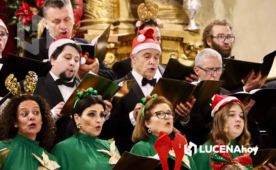 La Coral Lucentina y la Orquesta y Coro del Conservatorio Profesional 'Maestro Chicano Muñoz' deslumbran con su concierto de Navidad La Coral Lucentina y la Orquesta y Coro del Conservatorio Profesional 'Maestro Chicano Muñoz' deslumbran con su concierto de Navidad