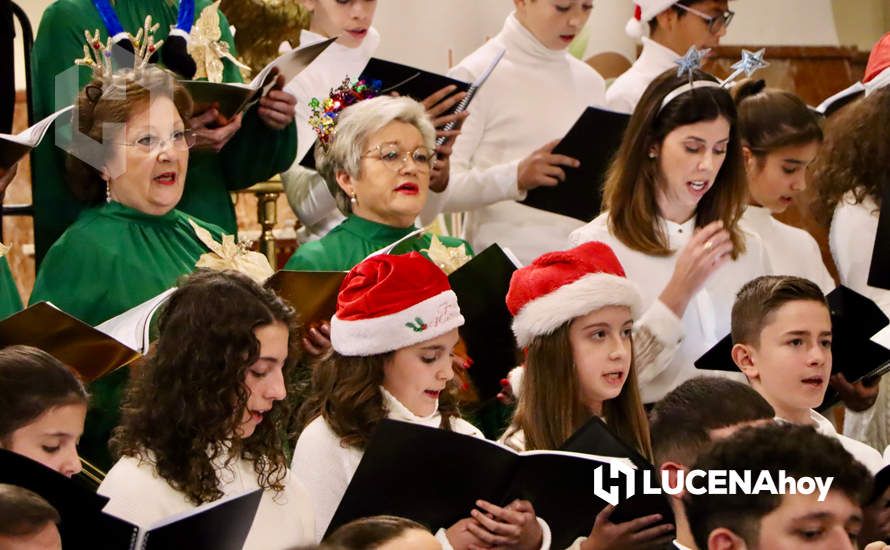 GALERÍA: La Coral Lucentina y la Orquesta y Coro del Conservatorio Profesional 'Maestro Chicano Muñoz' deslumbran con su concierto de Navidad