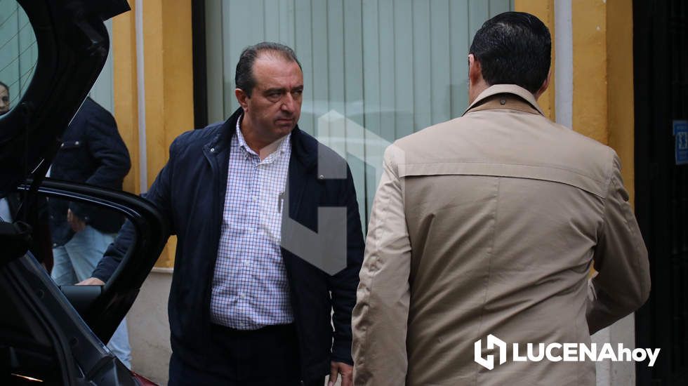  Gregorio Flores a su salida del juzgado de Lucena junto a su abogado 