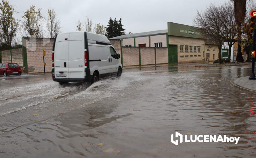GALERÍA: Los 15 litros por metro cuadrado que ha dejado el intenso aguacero de esta tarde ocasionan grandes embolsamientos de agua y cortes de tráfico en distintos puntos de la ciudad GALERÍA: Los 15 litros por metro cuadrado que ha dejado el intenso aguacero de esta tarde ocasionan grandes embolsamientos de agua y cortes de tráfico en distintos puntos de la ciudad