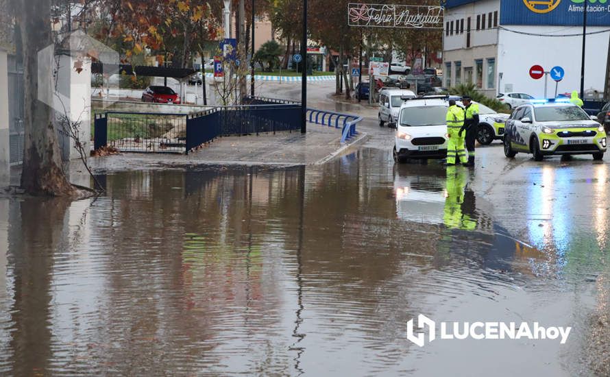 GALERÍA: Los 15 litros por metro cuadrado que ha dejado el intenso aguacero de esta tarde ocasionan grandes embolsamientos de agua y cortes de tráfico en distintos puntos de la ciudad GALERÍA: Los 15 litros por metro cuadrado que ha dejado el intenso aguacero de esta tarde ocasionan grandes embolsamientos de agua y cortes de tráfico en distintos puntos de la ciudad