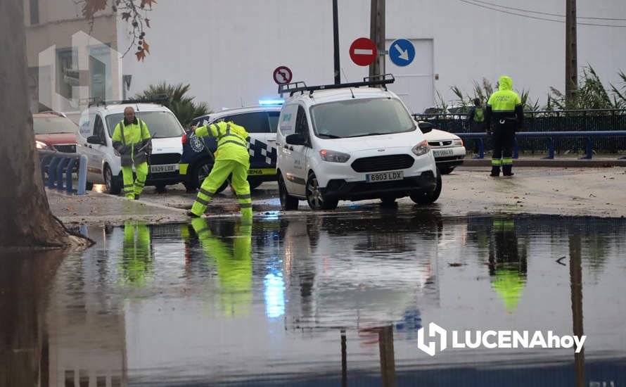 GALERÍA: Los 15 litros por metro cuadrado que ha dejado el intenso aguacero de esta tarde ocasionan grandes embolsamientos de agua y cortes de tráfico en distintos puntos de la ciudad GALERÍA: Los 15 litros por metro cuadrado que ha dejado el intenso aguacero de esta tarde ocasionan grandes embolsamientos de agua y cortes de tráfico en distintos puntos de la ciudad