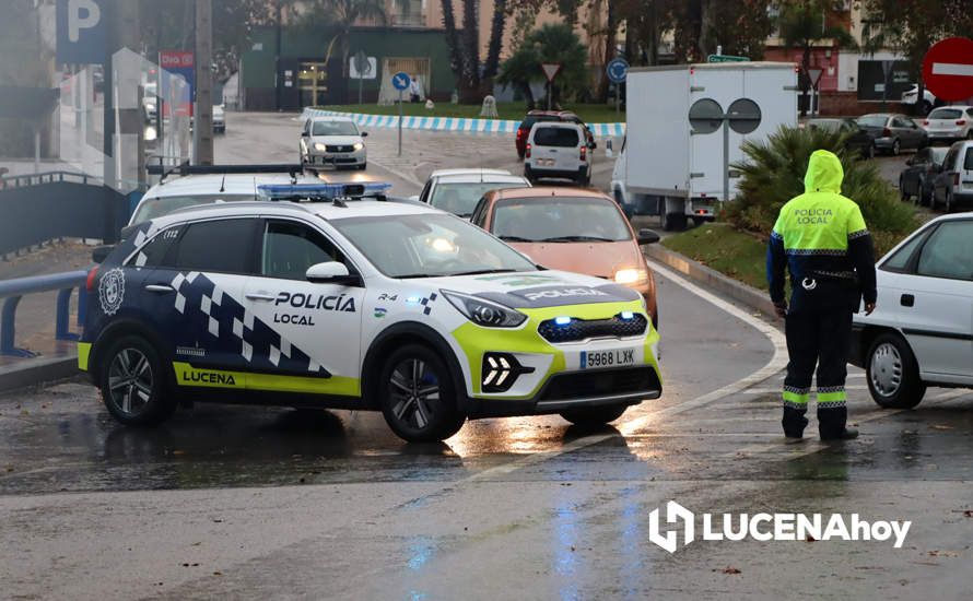 GALERÍA: Los 15 litros por metro cuadrado que ha dejado el intenso aguacero de esta tarde ocasionan grandes embolsamientos de agua y cortes de tráfico en distintos puntos de la ciudad GALERÍA: Los 15 litros por metro cuadrado que ha dejado el intenso aguacero de esta tarde ocasionan grandes embolsamientos de agua y cortes de tráfico en distintos puntos de la ciudad