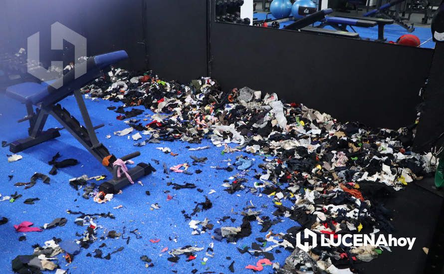 GALERÍA: Los 15 litros por metro cuadrado que ha dejado el intenso aguacero de esta tarde ocasionan grandes embolsamientos de agua y cortes de tráfico en distintos puntos de la ciudad GALERÍA: Los 15 litros por metro cuadrado que ha dejado el intenso aguacero de esta tarde ocasionan grandes embolsamientos de agua y cortes de tráfico en distintos puntos de la ciudad