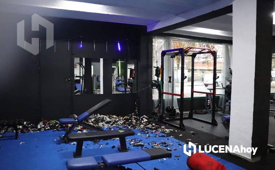 GALERÍA: Los 15 litros por metro cuadrado que ha dejado el intenso aguacero de esta tarde ocasionan grandes embolsamientos de agua y cortes de tráfico en distintos puntos de la ciudad GALERÍA: Los 15 litros por metro cuadrado que ha dejado el intenso aguacero de esta tarde ocasionan grandes embolsamientos de agua y cortes de tráfico en distintos puntos de la ciudad