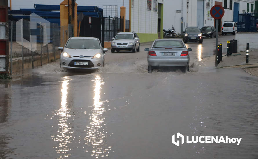 GALERÍA: Los 15 litros por metro cuadrado que ha dejado el intenso aguacero de esta tarde ocasionan grandes embolsamientos de agua y cortes de tráfico en distintos puntos de la ciudad GALERÍA: Los 15 litros por metro cuadrado que ha dejado el intenso aguacero de esta tarde ocasionan grandes embolsamientos de agua y cortes de tráfico en distintos puntos de la ciudad