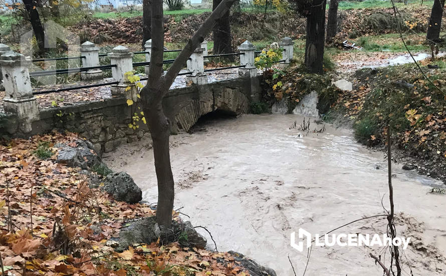 GALERÍA: Los 15 litros por metro cuadrado que ha dejado el intenso aguacero de esta tarde ocasionan grandes embolsamientos de agua y cortes de tráfico en distintos puntos de la ciudad GALERÍA: Los 15 litros por metro cuadrado que ha dejado el intenso aguacero de esta tarde ocasionan grandes embolsamientos de agua y cortes de tráfico en distintos puntos de la ciudad