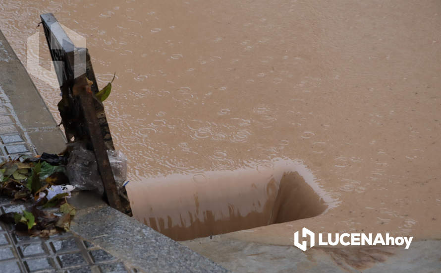 GALERÍA: Los 15 litros por metro cuadrado que ha dejado el intenso aguacero de esta tarde ocasionan grandes embolsamientos de agua y cortes de tráfico en distintos puntos de la ciudad GALERÍA: Los 15 litros por metro cuadrado que ha dejado el intenso aguacero de esta tarde ocasionan grandes embolsamientos de agua y cortes de tráfico en distintos puntos de la ciudad