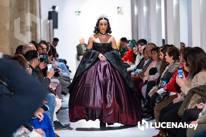 GALERÍA: Lucena se viste de moda para mostrar las creaciones de seis jóvenes diseñadores locales en la Pasarela 868 Afrodita