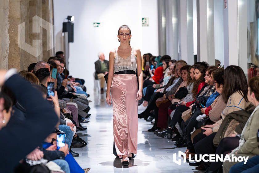 GALERÍA: Lucena se viste de moda para mostrar las creaciones de seis jóvenes diseñadores locales en la Pasarela 868 Afrodita