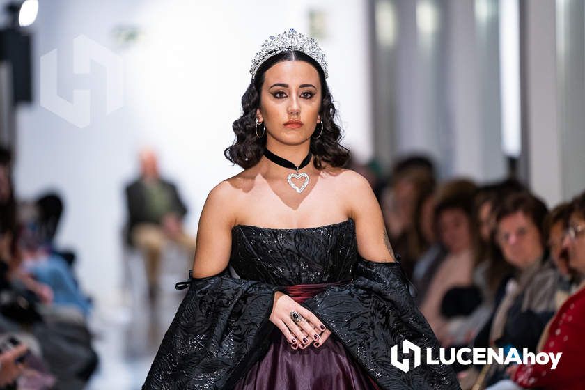 GALERÍA: Lucena se viste de moda para mostrar las creaciones de seis jóvenes diseñadores locales en la Pasarela 868 Afrodita