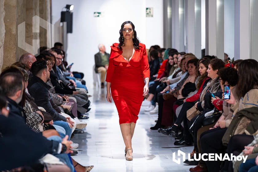 GALERÍA: Lucena se viste de moda para mostrar las creaciones de seis jóvenes diseñadores locales en la Pasarela 868 Afrodita