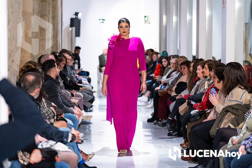 GALERÍA: Lucena se viste de moda para mostrar las creaciones de seis jóvenes diseñadores locales en la Pasarela 868 Afrodita