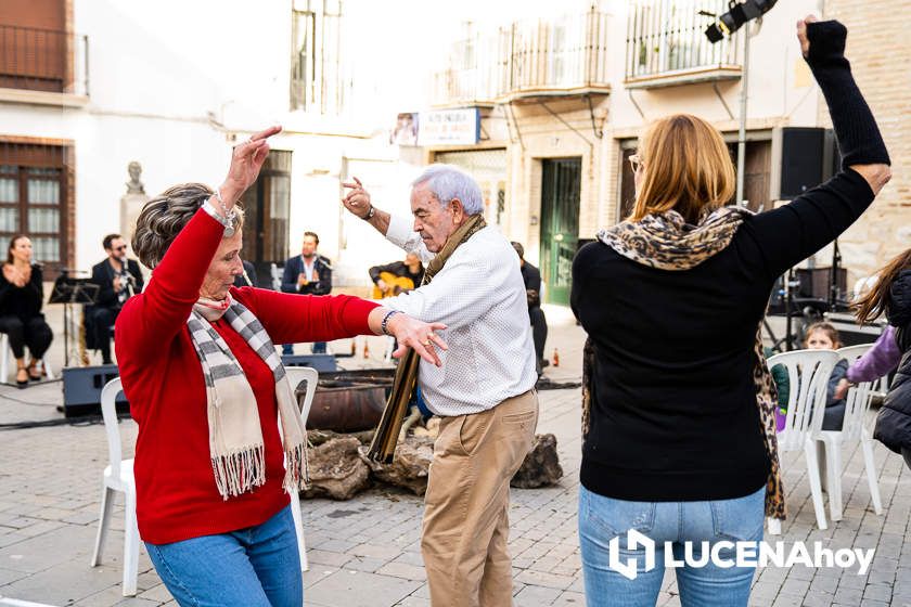 GALERÍA: La Navidad llega al barrio de Santiago de la mano de su Zambomba Flamenca GALERÍA: La Navidad llega al barrio de Santiago de la mano de su Zambomba Flamenca