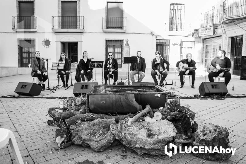 GALERÍA: La Navidad llega al barrio de Santiago de la mano de su Zambomba Flamenca GALERÍA: La Navidad llega al barrio de Santiago de la mano de su Zambomba Flamenca