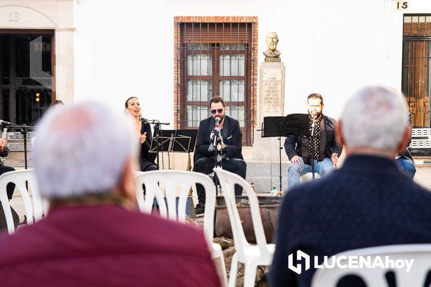 GALERÍA: La Navidad llega al barrio de Santiago de la mano de su Zambomba Flamenca GALERÍA: La Navidad llega al barrio de Santiago de la mano de su Zambomba Flamenca