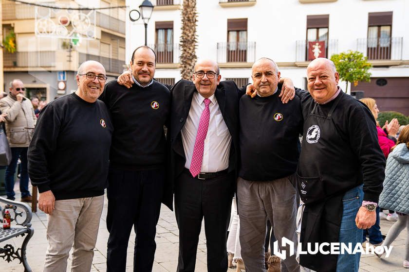 GALERÍA: La Navidad llega al barrio de Santiago de la mano de su Zambomba Flamenca GALERÍA: La Navidad llega al barrio de Santiago de la mano de su Zambomba Flamenca