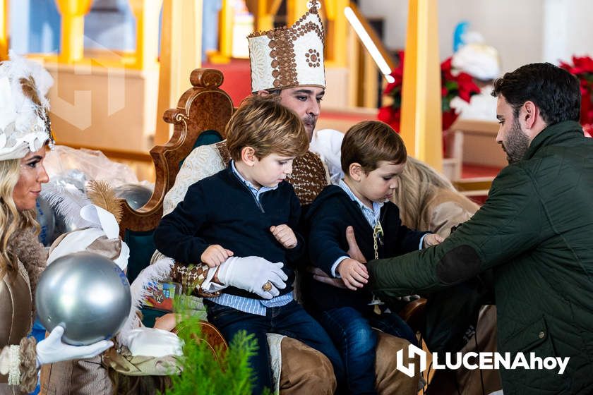GALERÍA: Miles de niños entregan a los Mensajeros Reales sus cartas para los Reyes Magos GALERÍA: Miles de niños entregan a los Mensajeros Reales sus cartas para los Reyes Magos