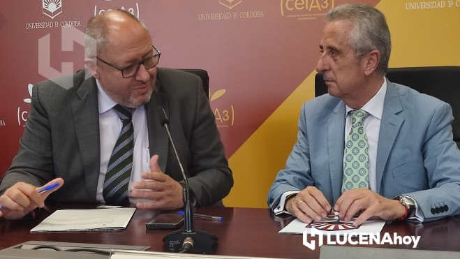 Firma del convenio UCO- Ayuntamiento de Lucena