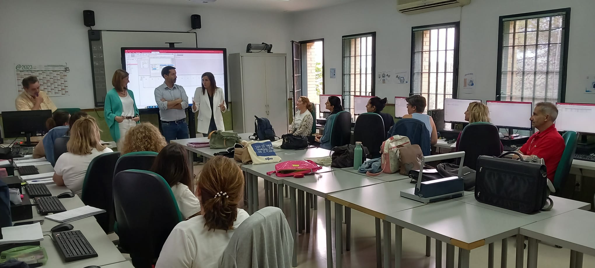 Visita de María Dolores Gálvez a las instalaciones del Centro de Formación Profesional para el Empleo de Lucena