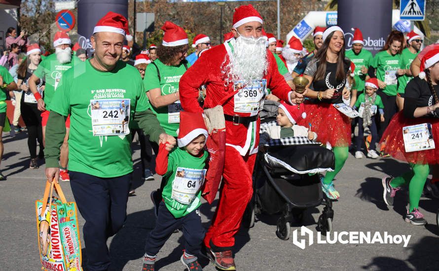 GALERÍA (I): Las fotos de la III San Silvestre de Lucena, la carrera más divertida y solidaria del año