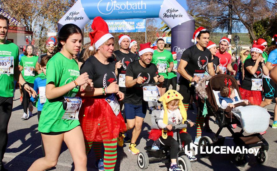 GALERÍA (I): Las fotos de la III San Silvestre de Lucena, la carrera más divertida y solidaria del año