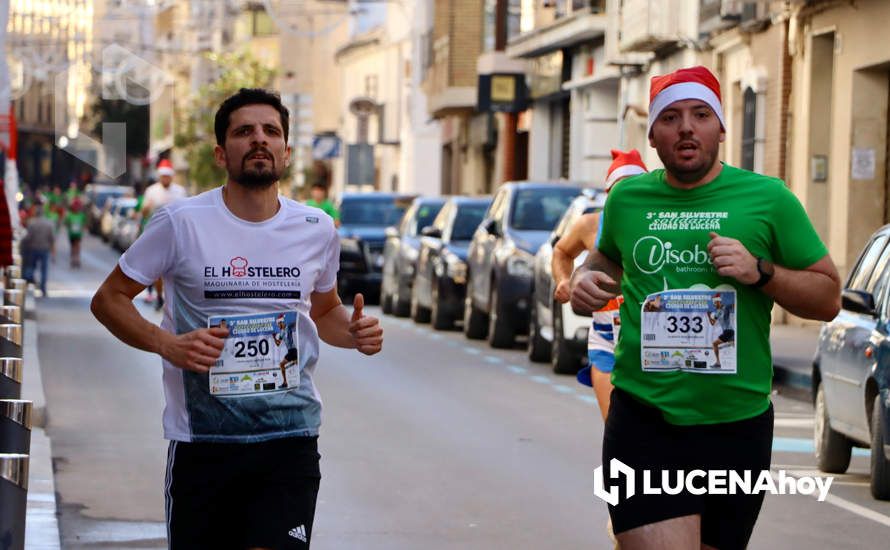 GALERÍA (I): Las fotos de la III San Silvestre de Lucena, la carrera más divertida y solidaria del año