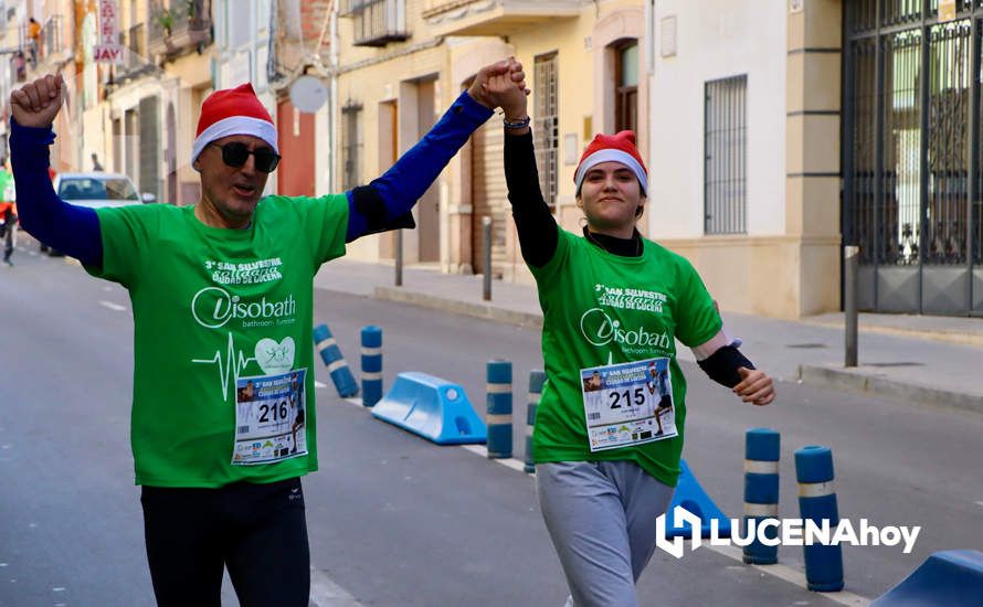 GALERÍA (I): Las fotos de la III San Silvestre de Lucena, la carrera más divertida y solidaria del año
