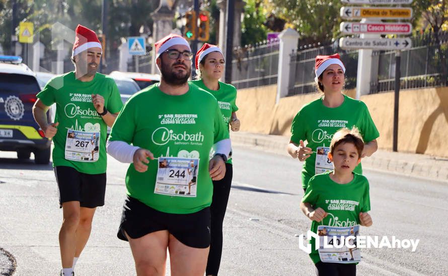 GALERÍA (I): Las fotos de la III San Silvestre de Lucena, la carrera más divertida y solidaria del año