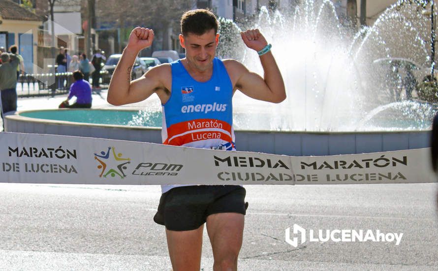 GALERÍA (II): Las fotos en la línea de meta de la III San Silvestre Solidaria de Lucena GALERÍA (II): Las fotos en la línea de meta de la III San Silvestre Solidaria de Lucena