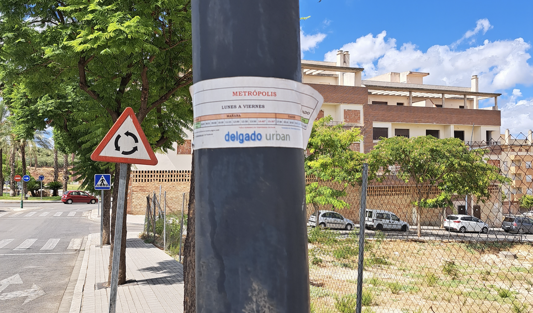 De esta forma se señaliza una parada del servicio de transporte urbano en la zona oeste de la ciudad. Foto: Francisco Pérez