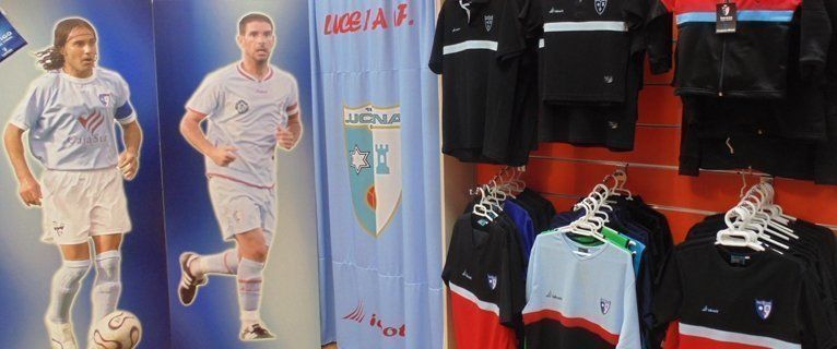  El Lucena CF abre una tienda oficial en la planta baja del estadio (fotos) 