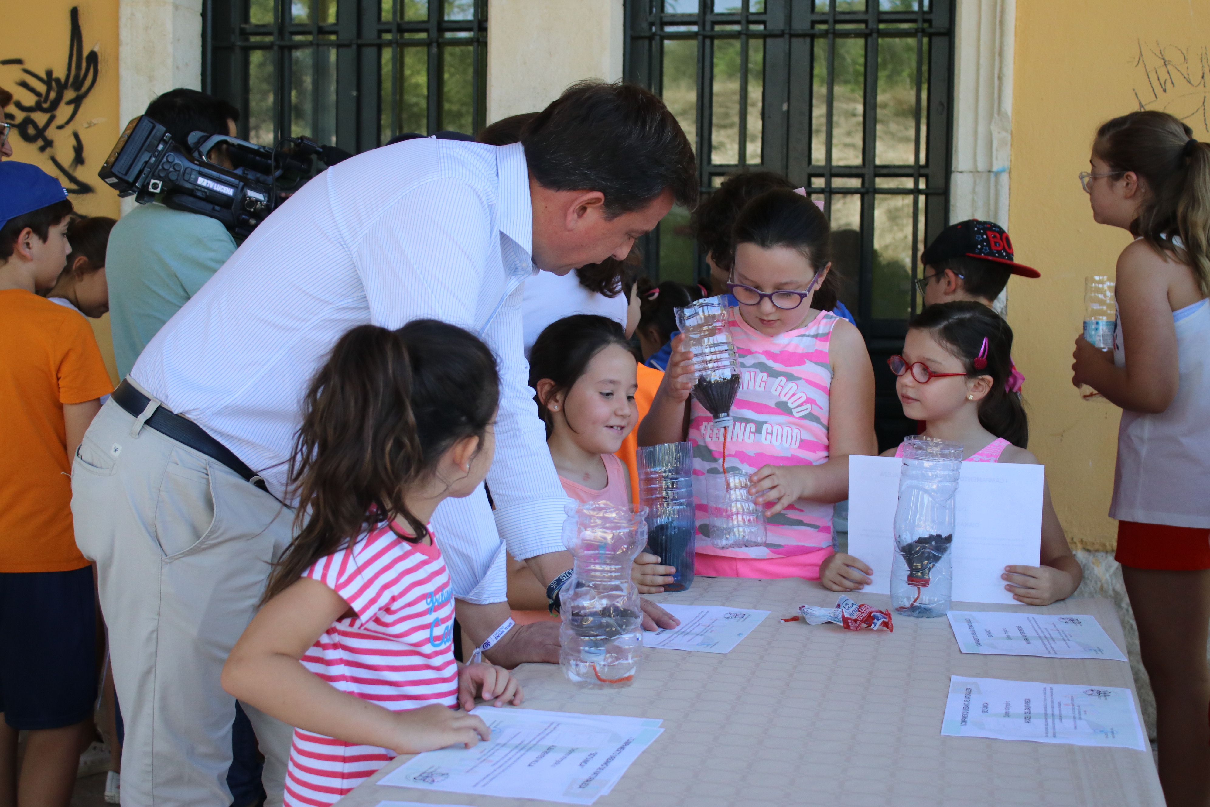  Visita del alcalde Aurelio Fernández al Campamento Aula de la Naturaleza. Archivo