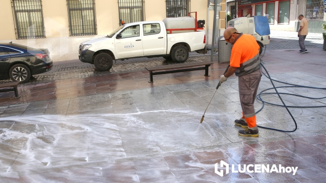 Trabajos de limpieza en el llanete de la Capillita esta mañana