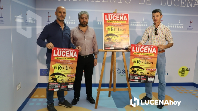 Francisco Barbancho junto a los organizadores del espectáculo durante la presentación del mismo