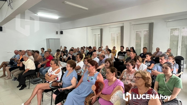 Asistentes a la reunión vecinal en Jauja