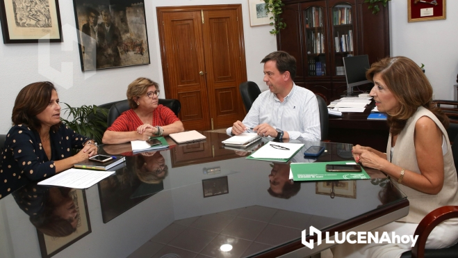 Una imagen de la reciente reunión mantenida en el Ayuntamiento con la delegada territorial de Salud