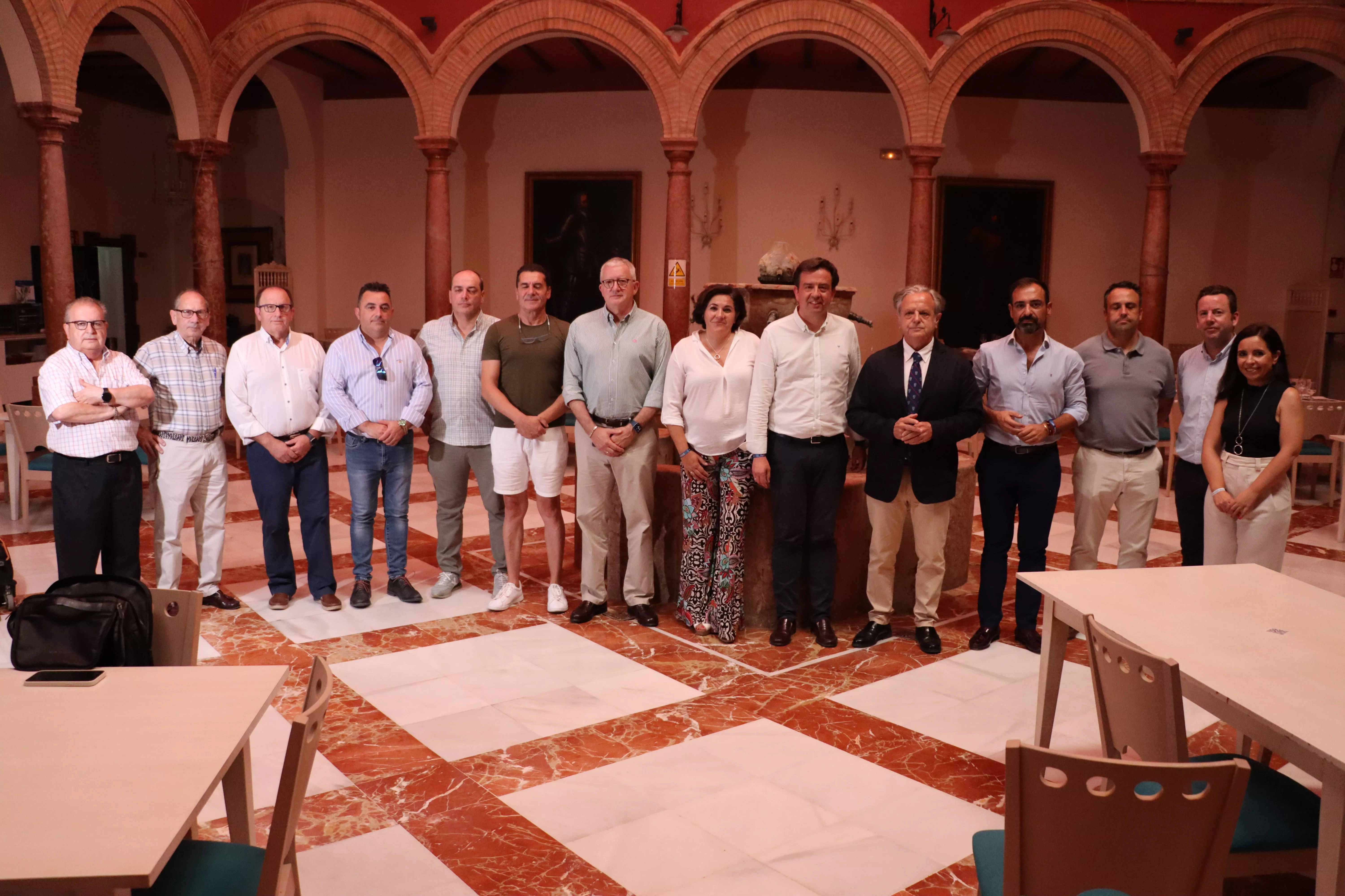 Empresarios y autoridades, reunidos ayer en el Hotel Santo Domingo