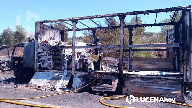 Incendio de un camión en la A318