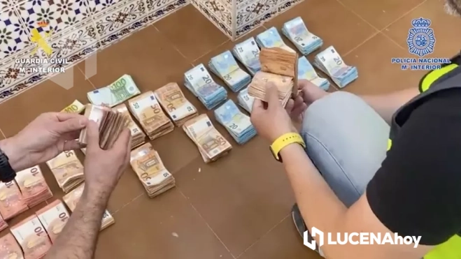 Parte del dinero incautado por los agentes Parte del dinero incautado por los agentes