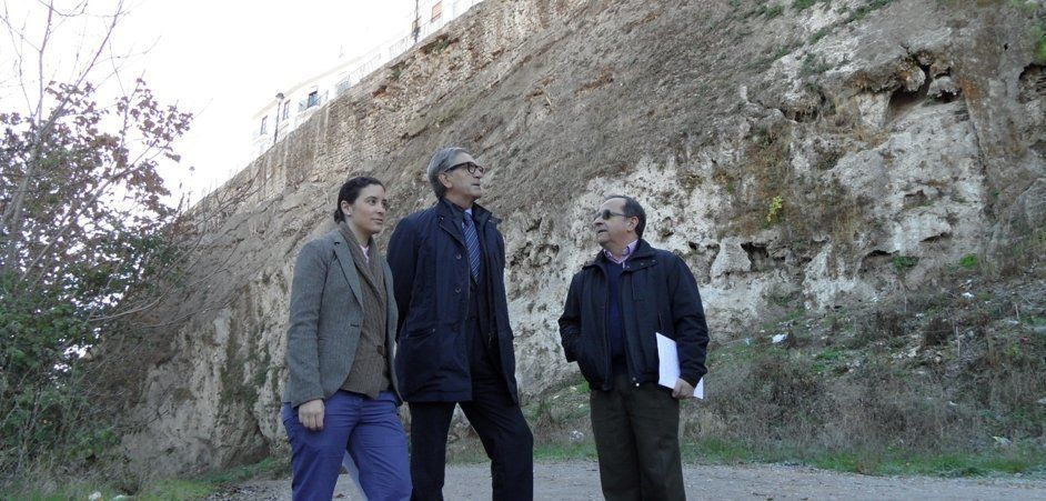  Priego: Las obras de conservación de la muralla del tajo del Adarve se acometerán en breve 