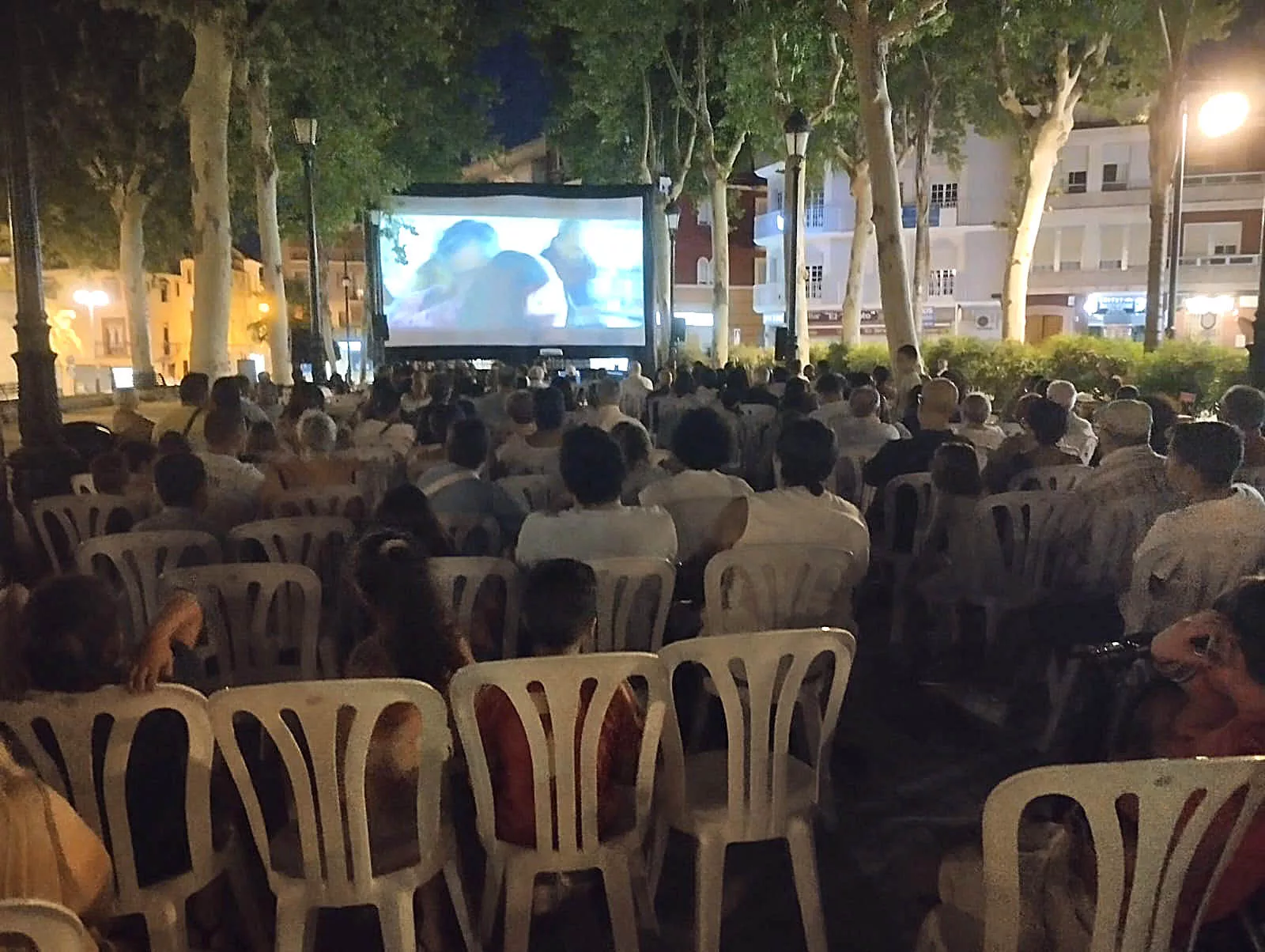 Una de las sesiones de cine de verano celebrada en El Coso, que hoy se traslada a Las Navas