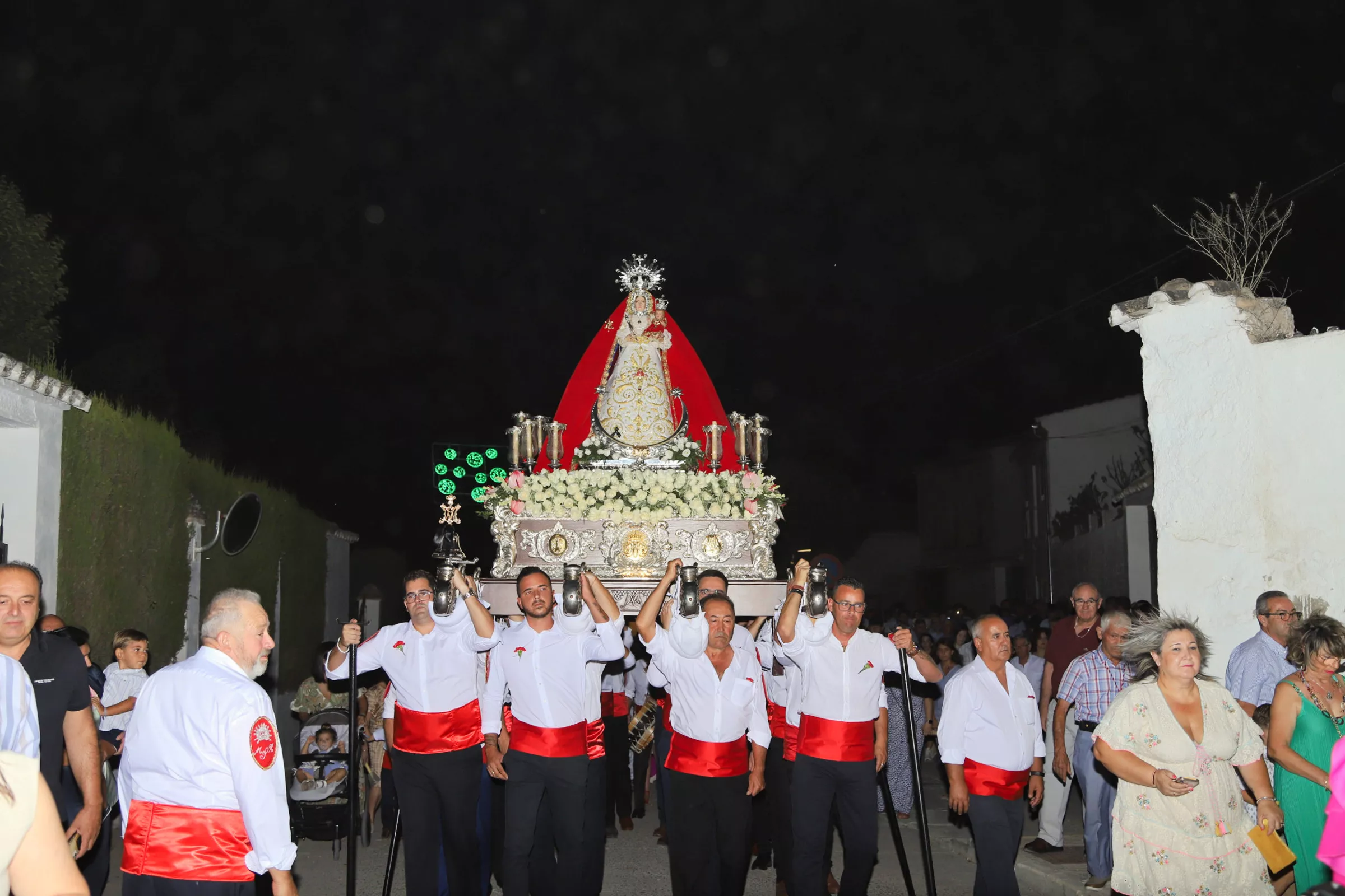 Procesión Ntra. Sra. de los Remedios en Las Navas. Foto: Ainhoa Pino Fotografía Procesión Ntra. Sra. de los Remedios en Las Navas. Foto: Ainhoa Pino Fotografía